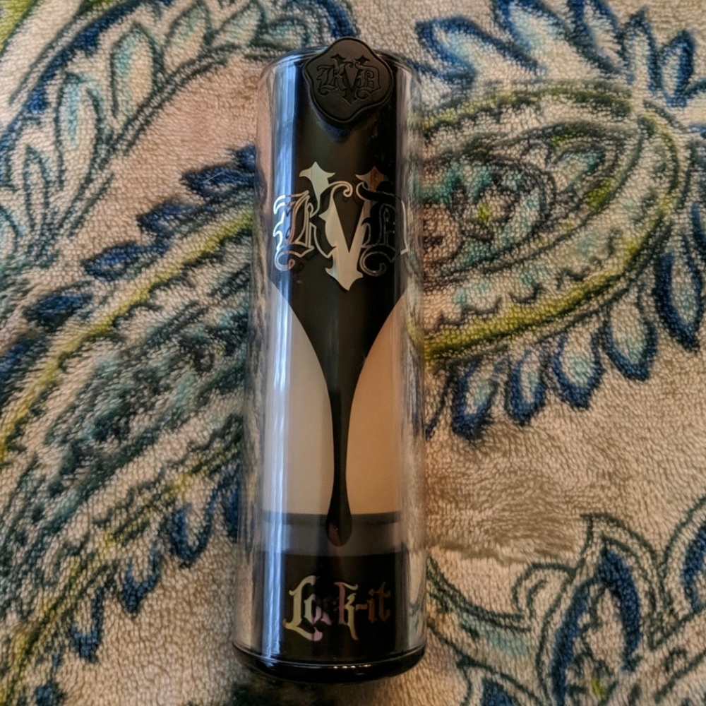 Kat von d foundation light 43 warm
